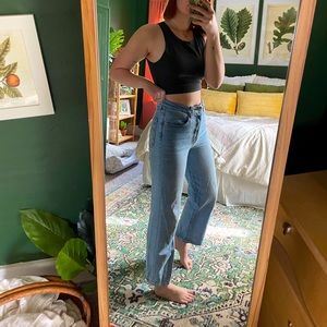 Levis Ribcage Ankle Straight size 27. Only worn a few times! Light wash. CUTE!